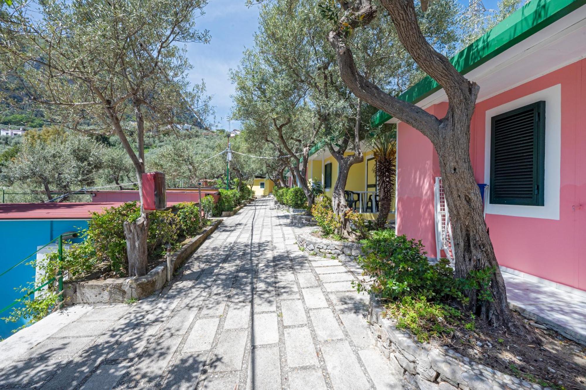 Camping Villaggio Nettuno Nerano Exterior photo